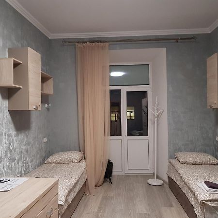 Hostel "Гном & Gnome" Lviv Exterior photo
