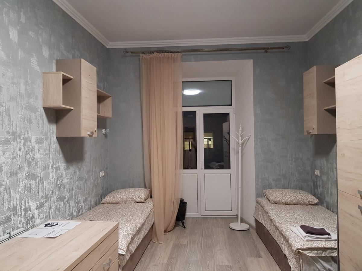 Hostel "Гном & Gnome" Lviv Exterior photo